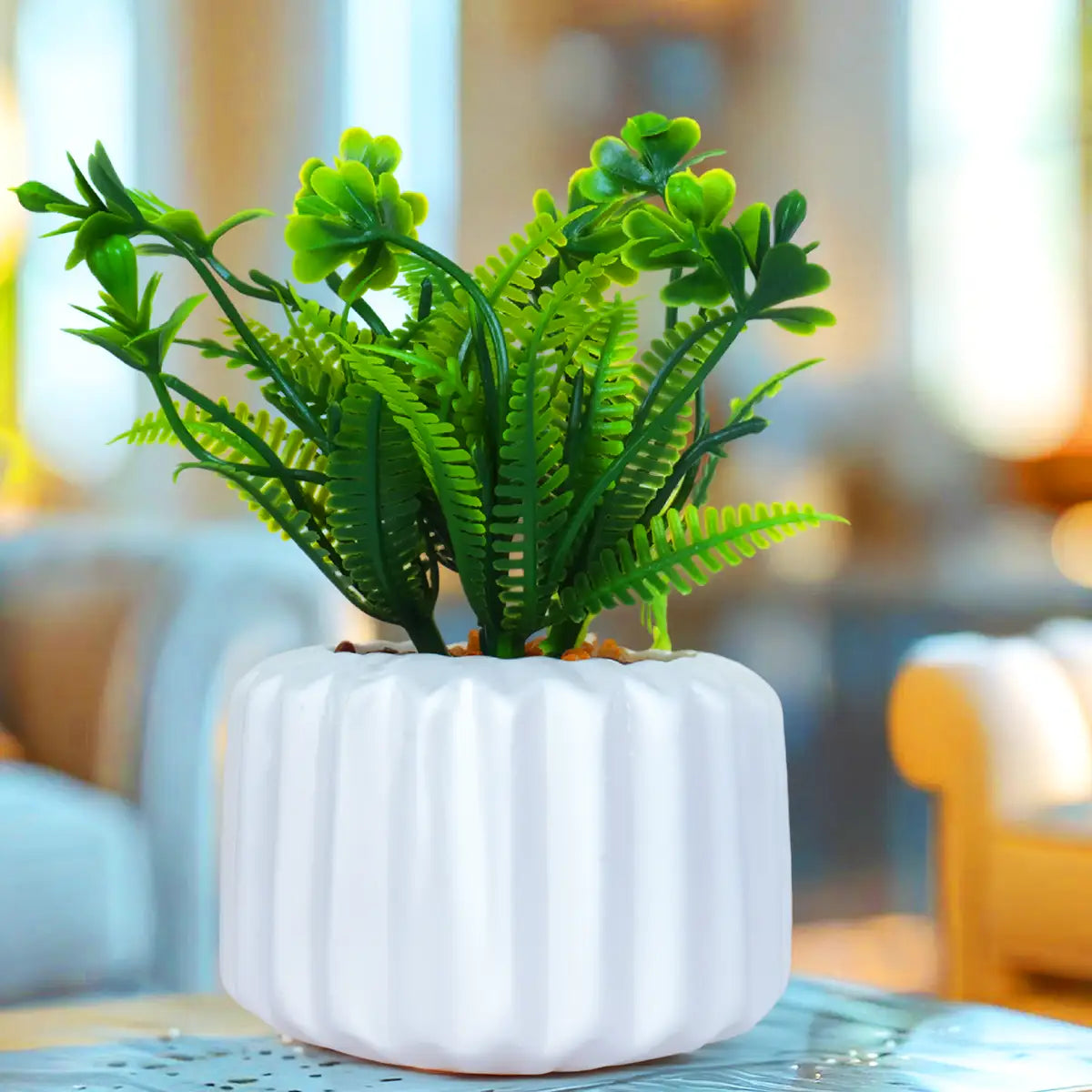 Planta con Maceta, Diseño Geométrico, Color Crema