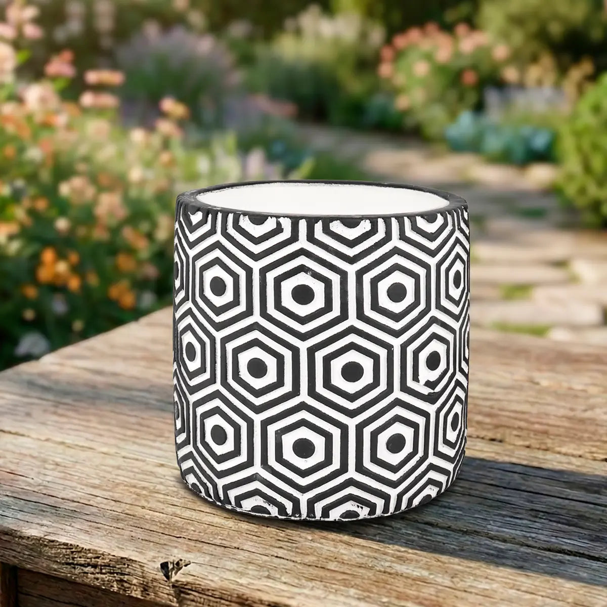 Maceta Textura Hexagonal, Color Negro