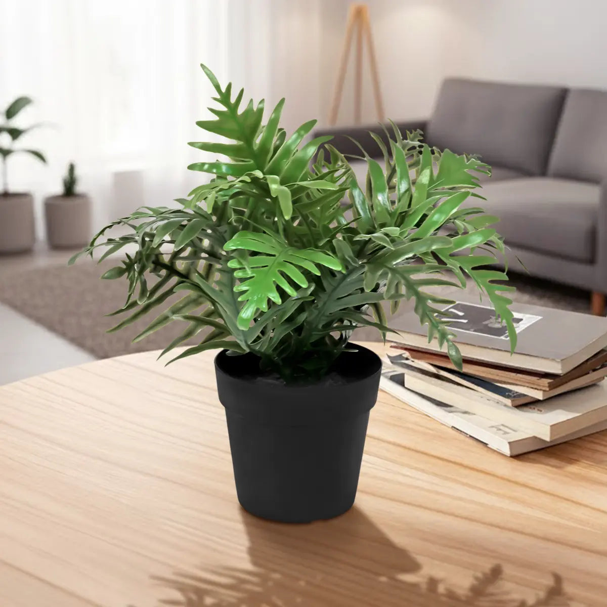 Maceta con Planta Artificial, Color Negro
