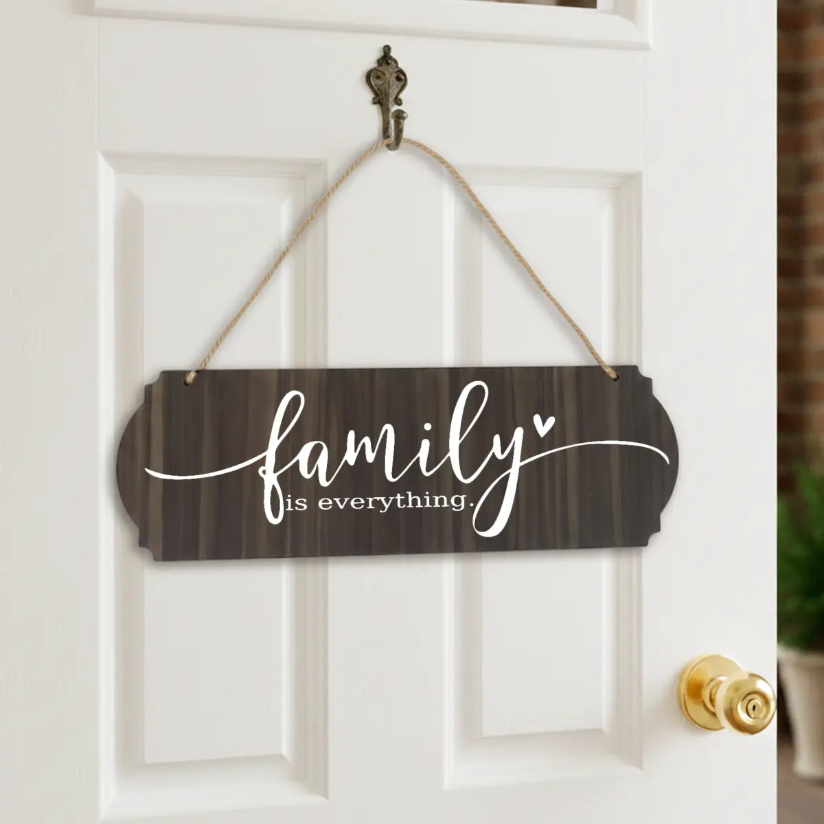 Letrero Colgante, Family is Everything