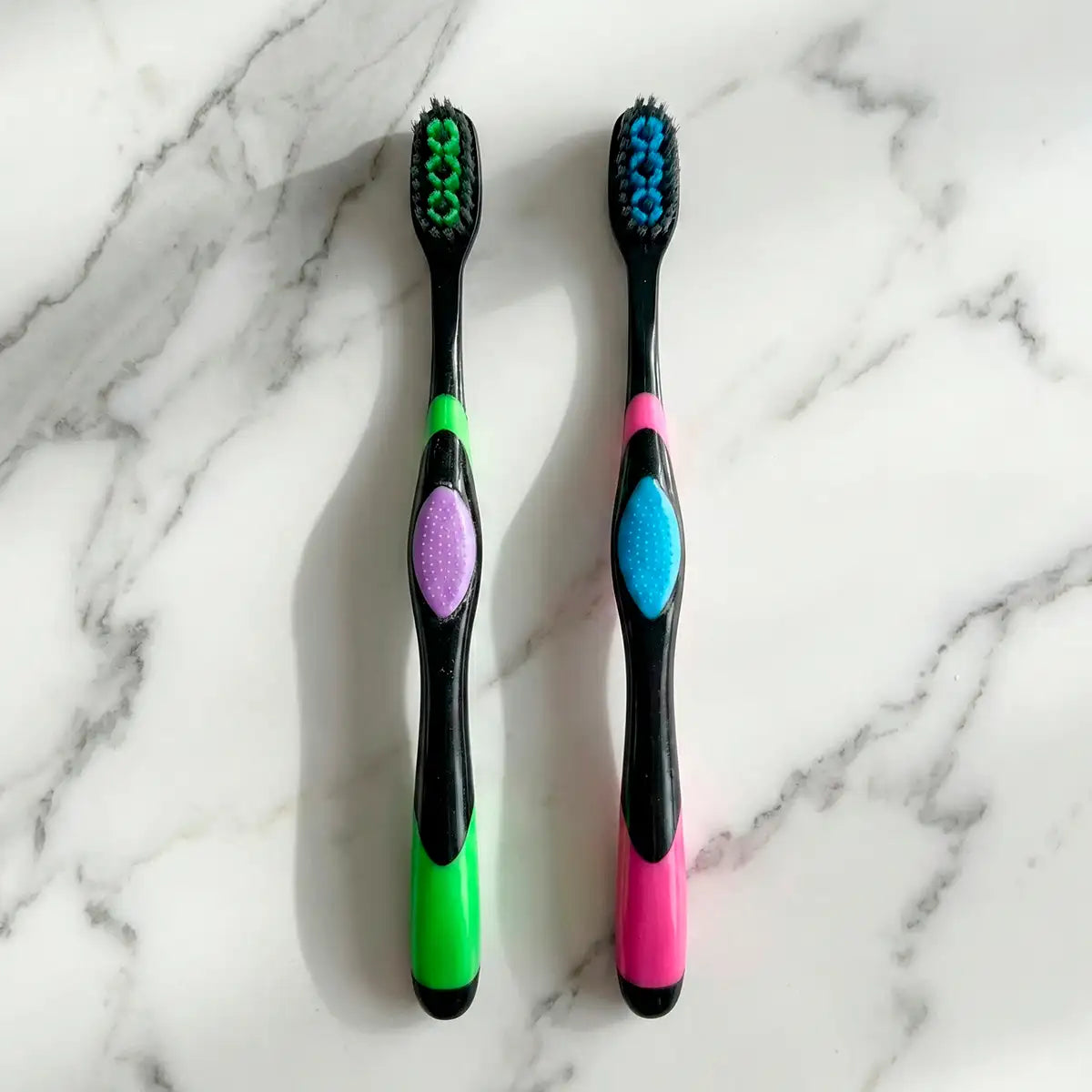 Cepillo Dental, Color Morado y Azul, 2 pzas