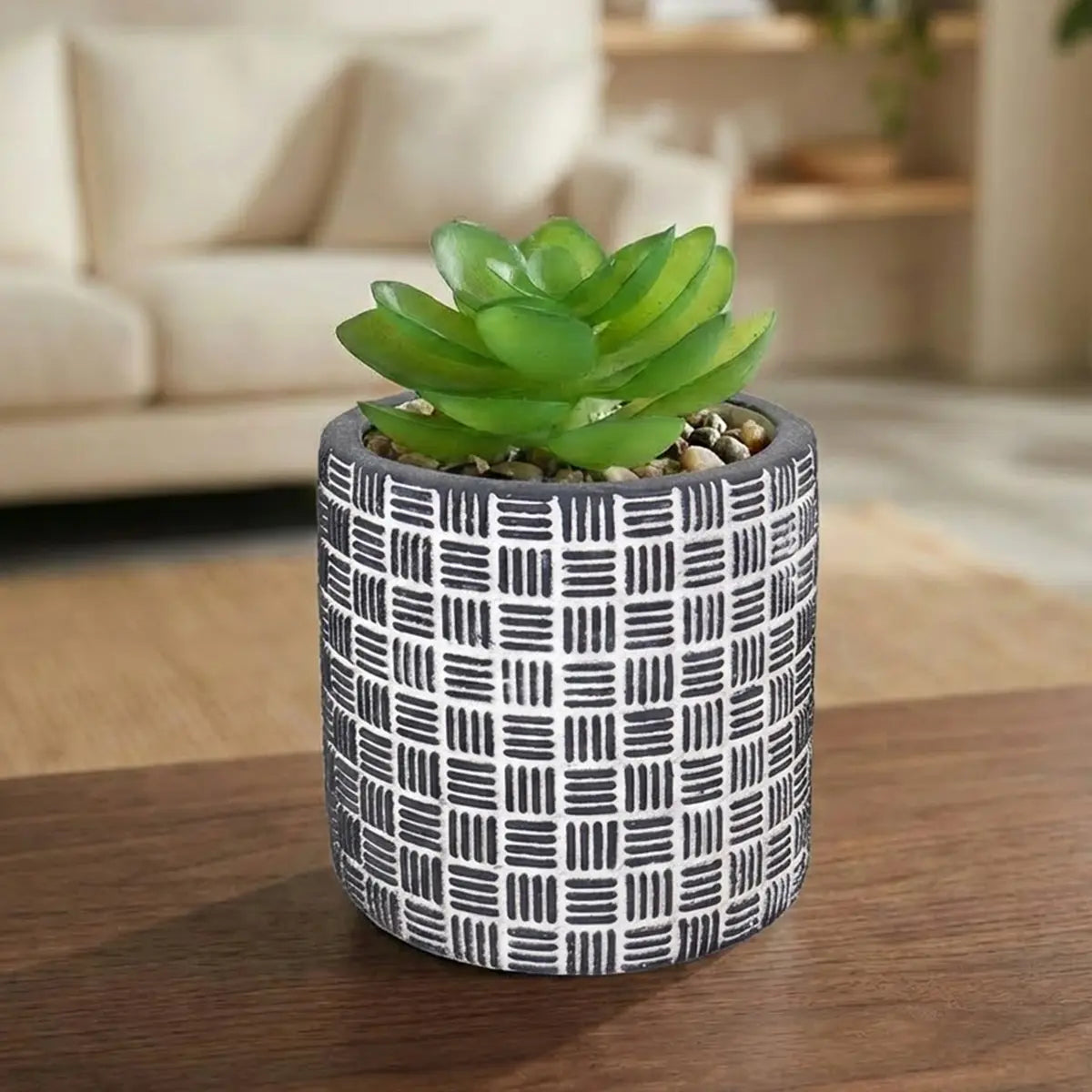 Maceta con Planta Artificial, Diseño Cilindro, Color Negro