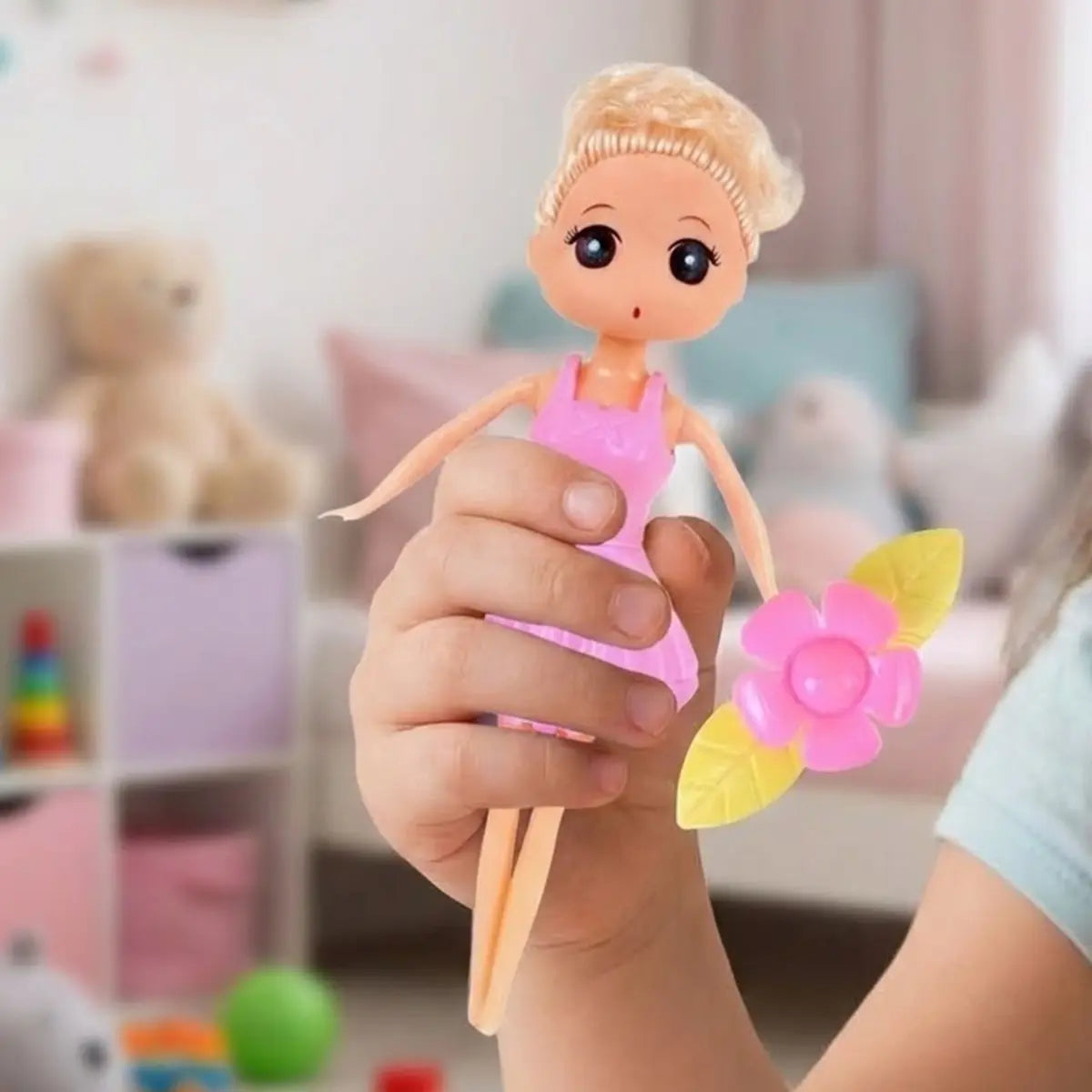 Mini Muñeca con Vestido y Accesorios, Color Rosa