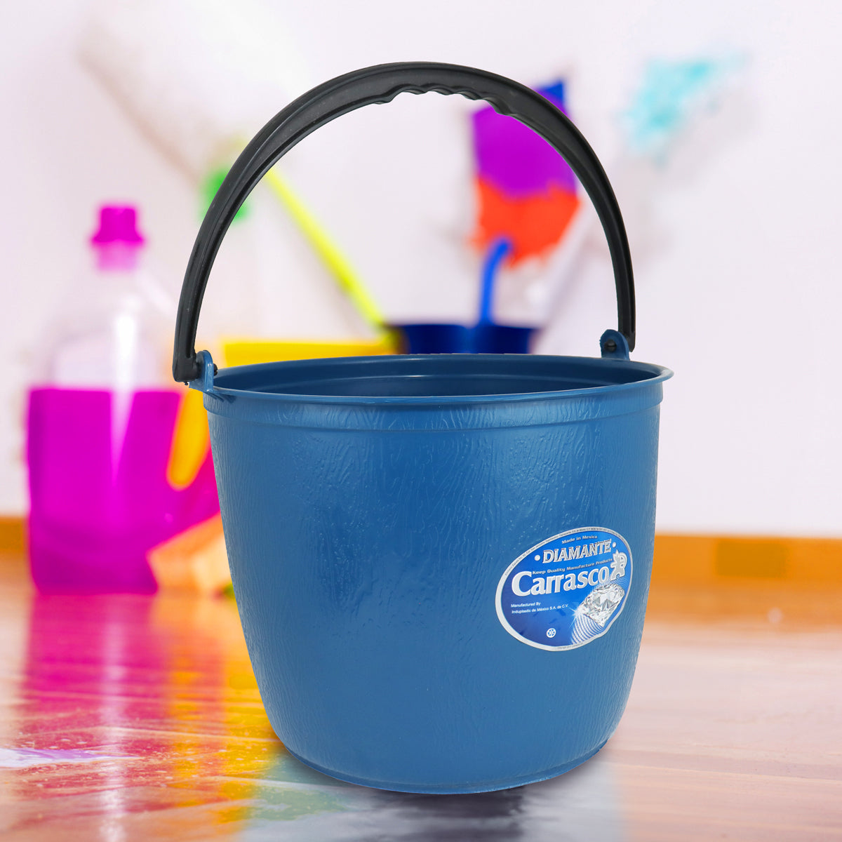 Cubeta de Plástico Barrilito, Color Azul Rey, 12 L