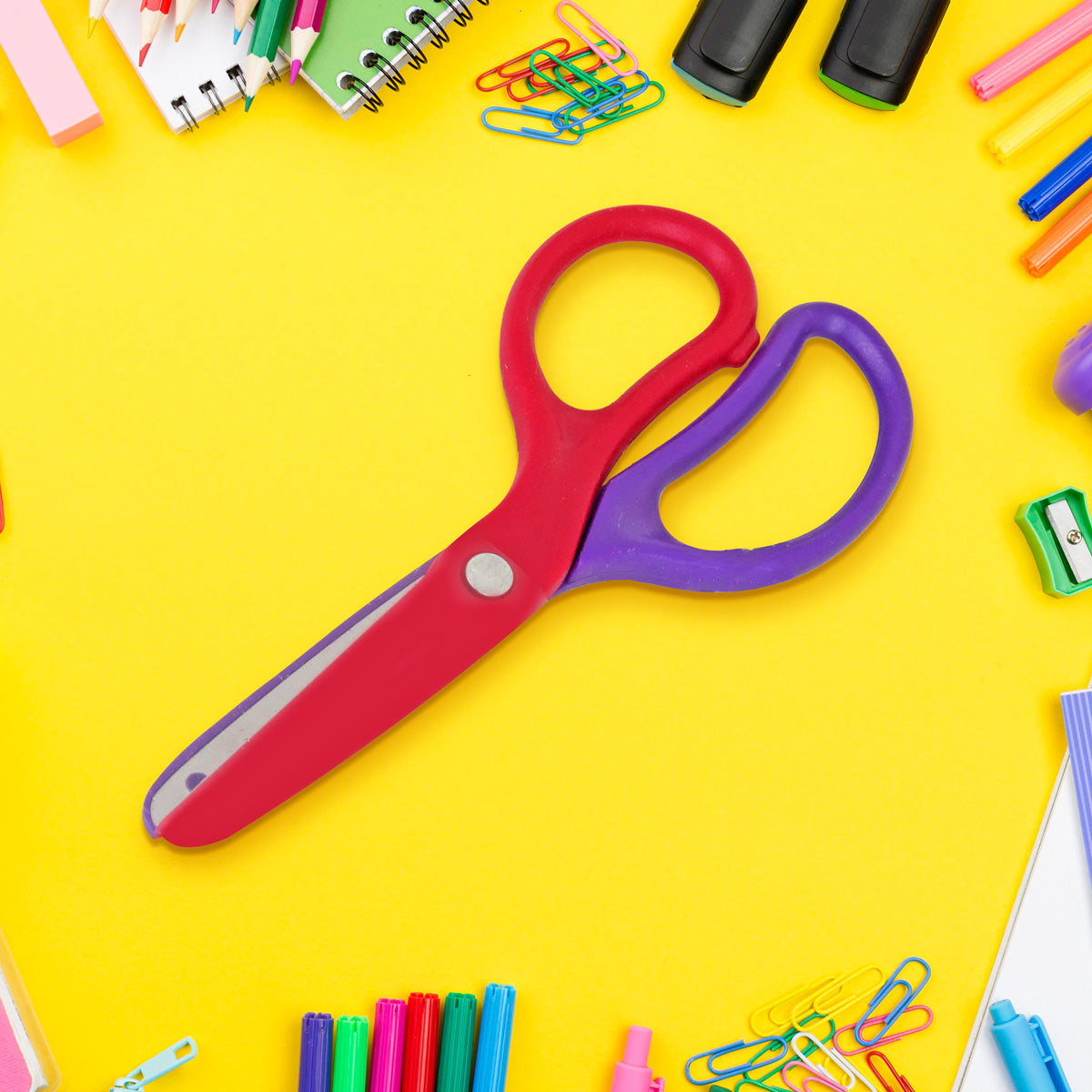 Tijeras Escolares color Morado con Rosa