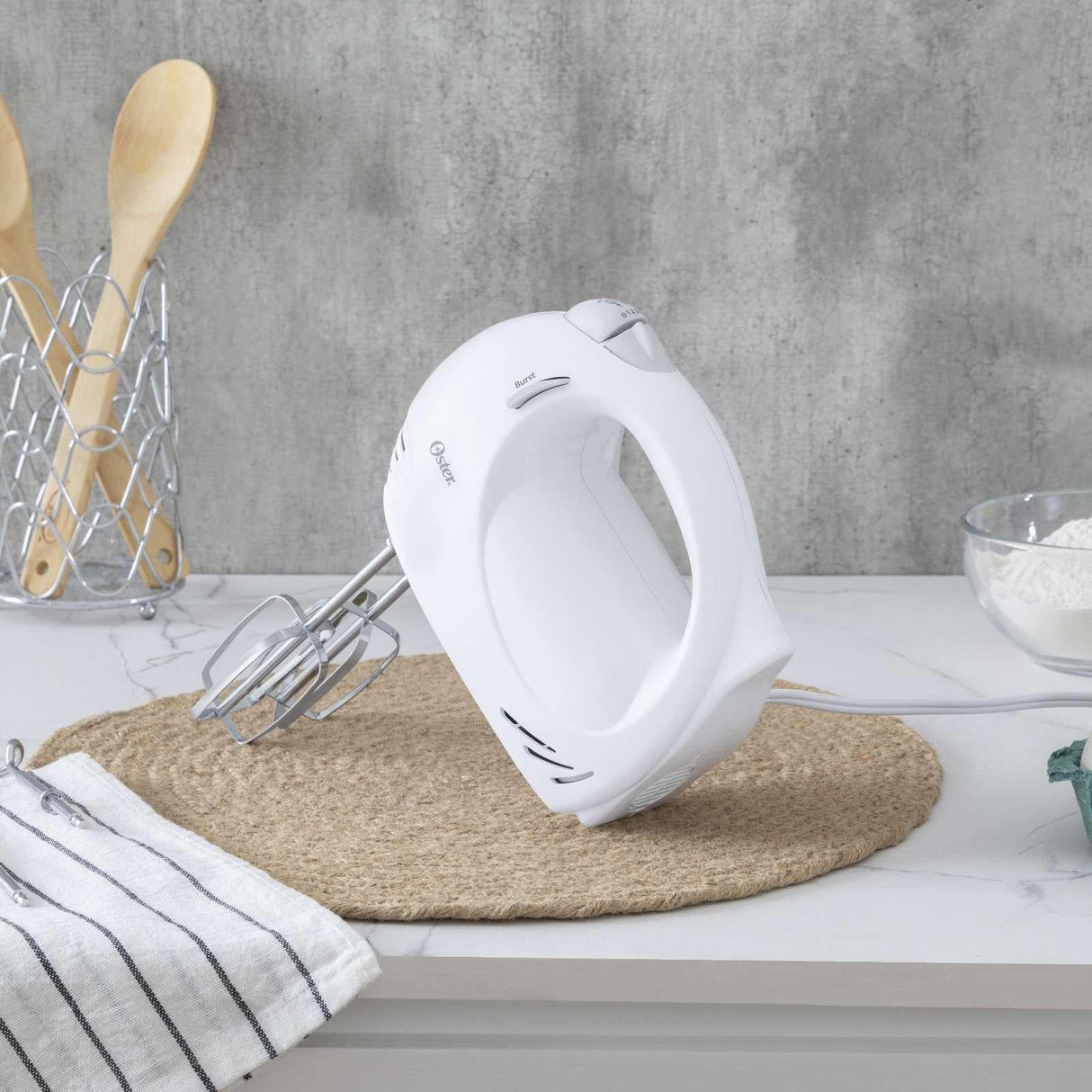 Batidora de Mano Oster 5 Velocidades Blanca 2499-013