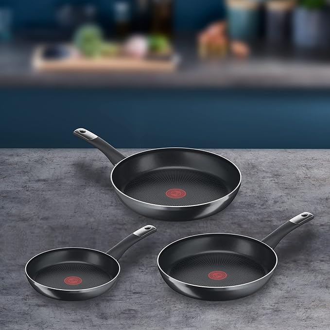 JGO SARTENES T-FAL C3829083 HARD TITANIUM 20,24,30 CM**