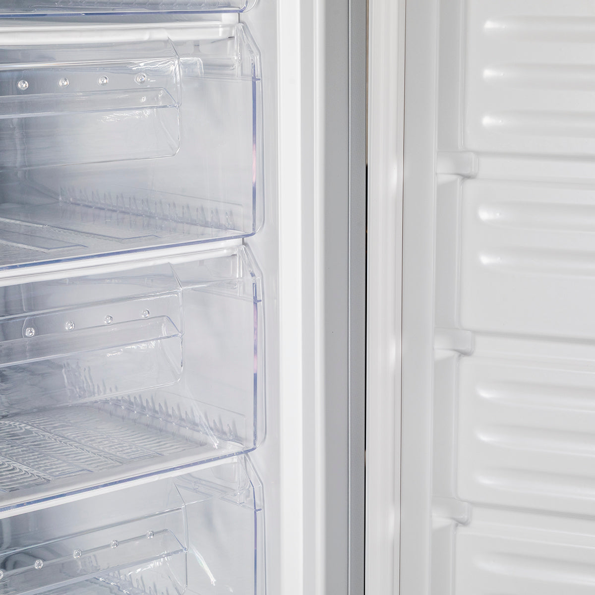 CONGELADOR VERTICAL AURUS MODELO AFU09W 9p3