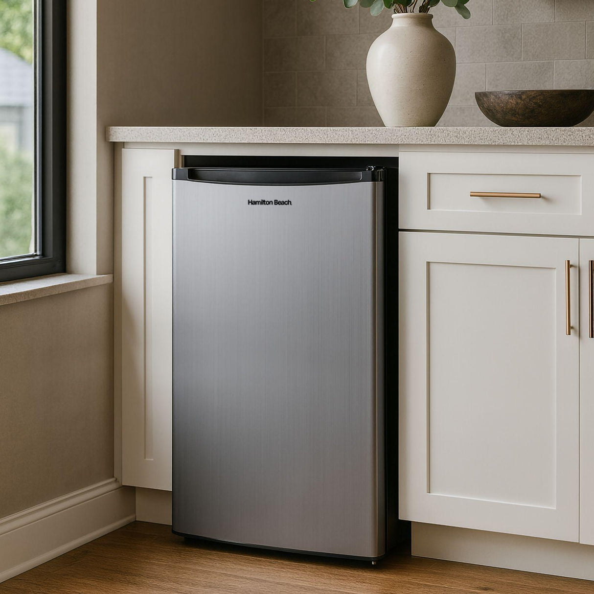 Frigobar Hamilton Beach 3.5 Pies Cúbicos HBR35MS1D