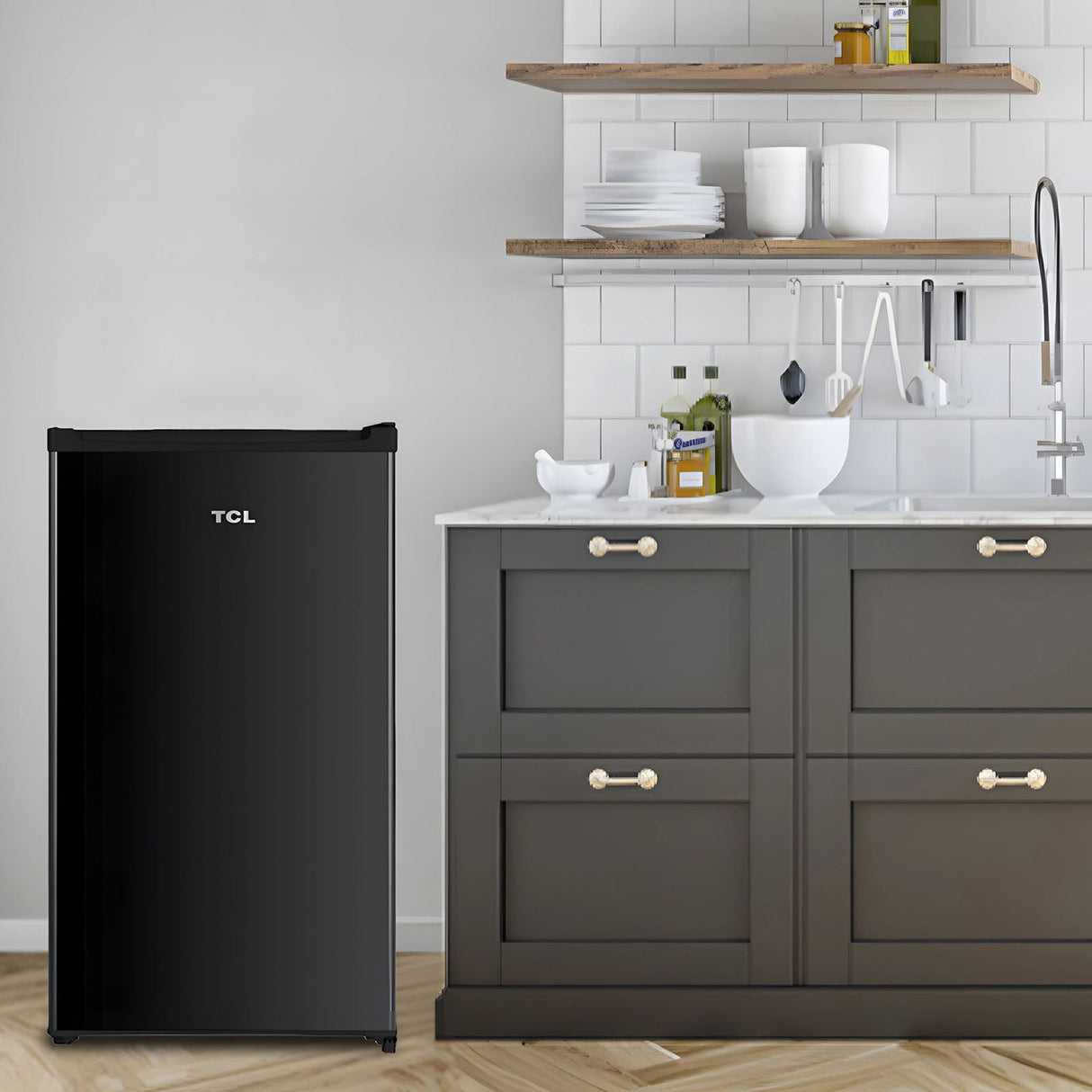 Frigobar TCL 4.4. Pies Cúbicos Negro TSD44B