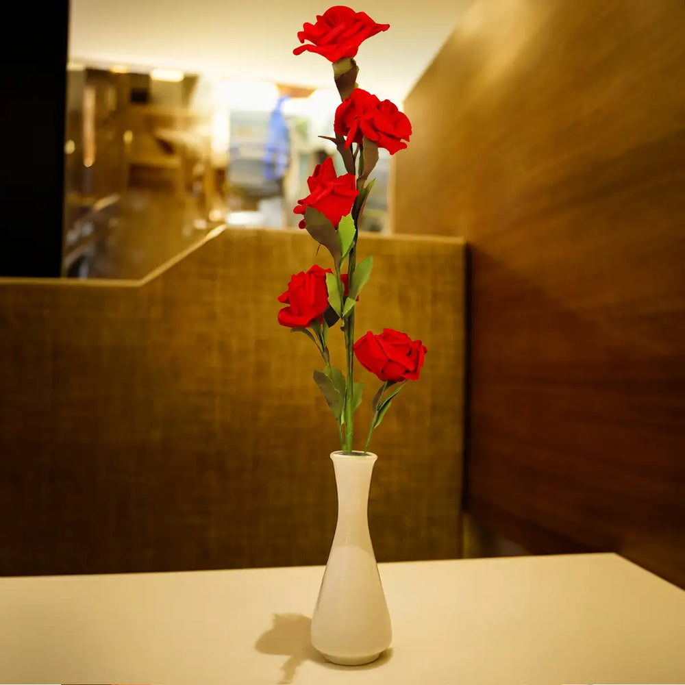 Vara con Flor Artificial, Color Rojo