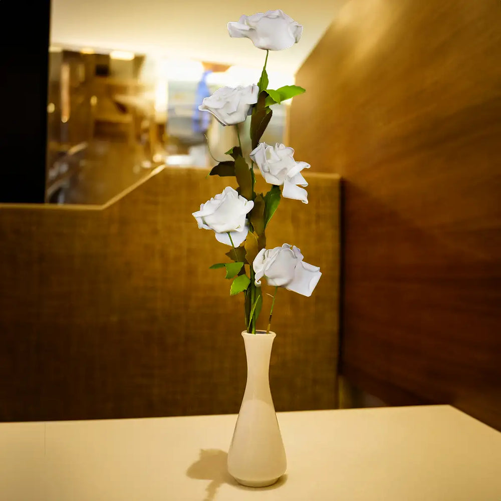 Vara con Flor Artificial, Color Blanco