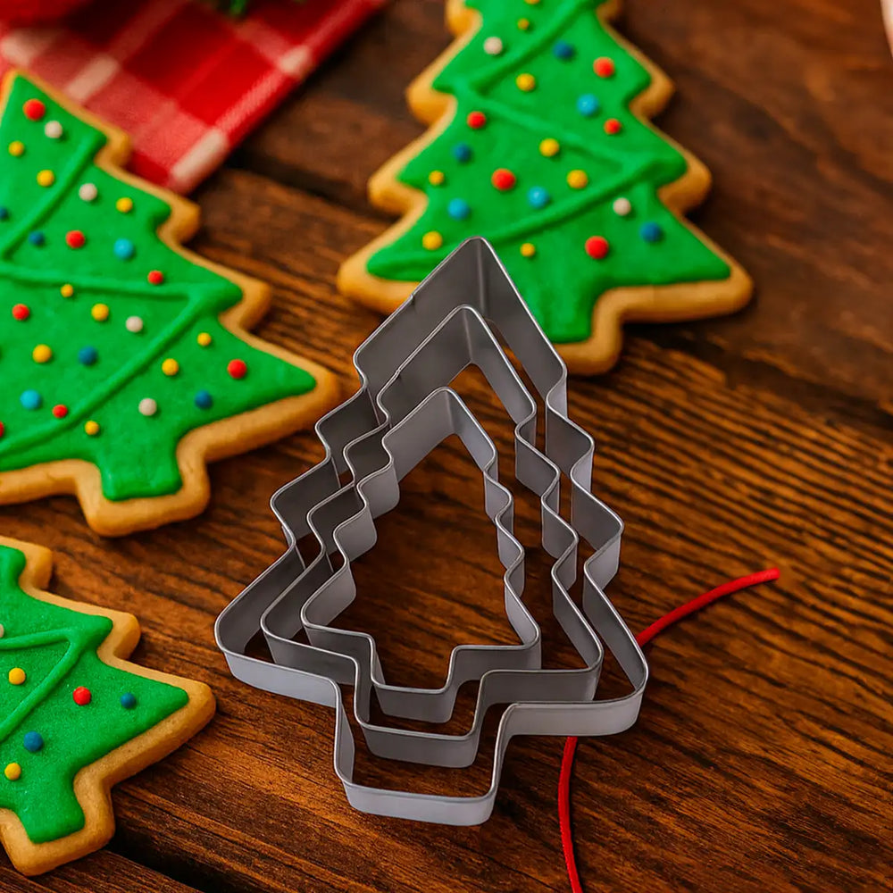 Kit de 3 Cortadores de Metal para Galletas en Forma de Pino