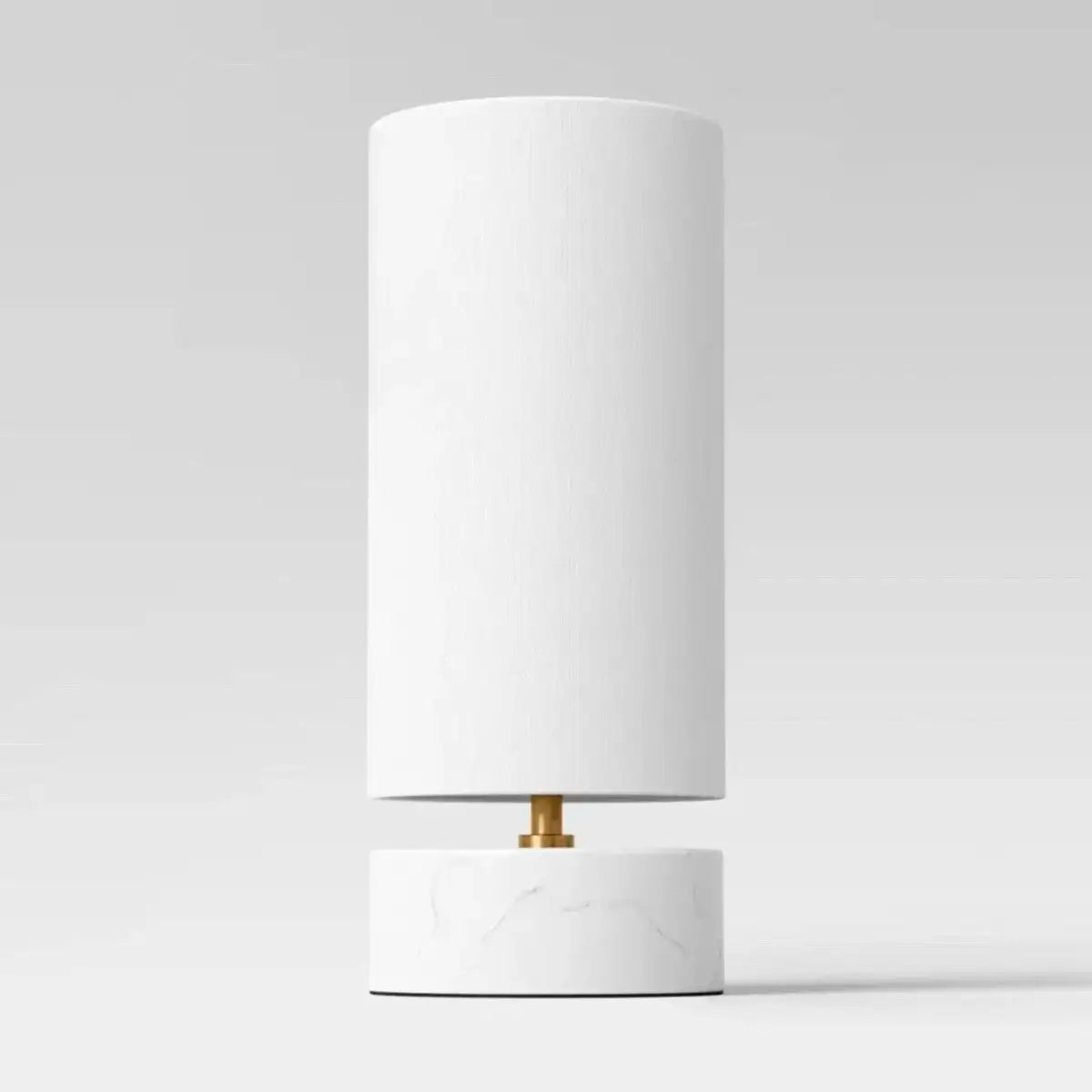 Lámpara de Mesa con Base de Imitación de Mármol, Threshold