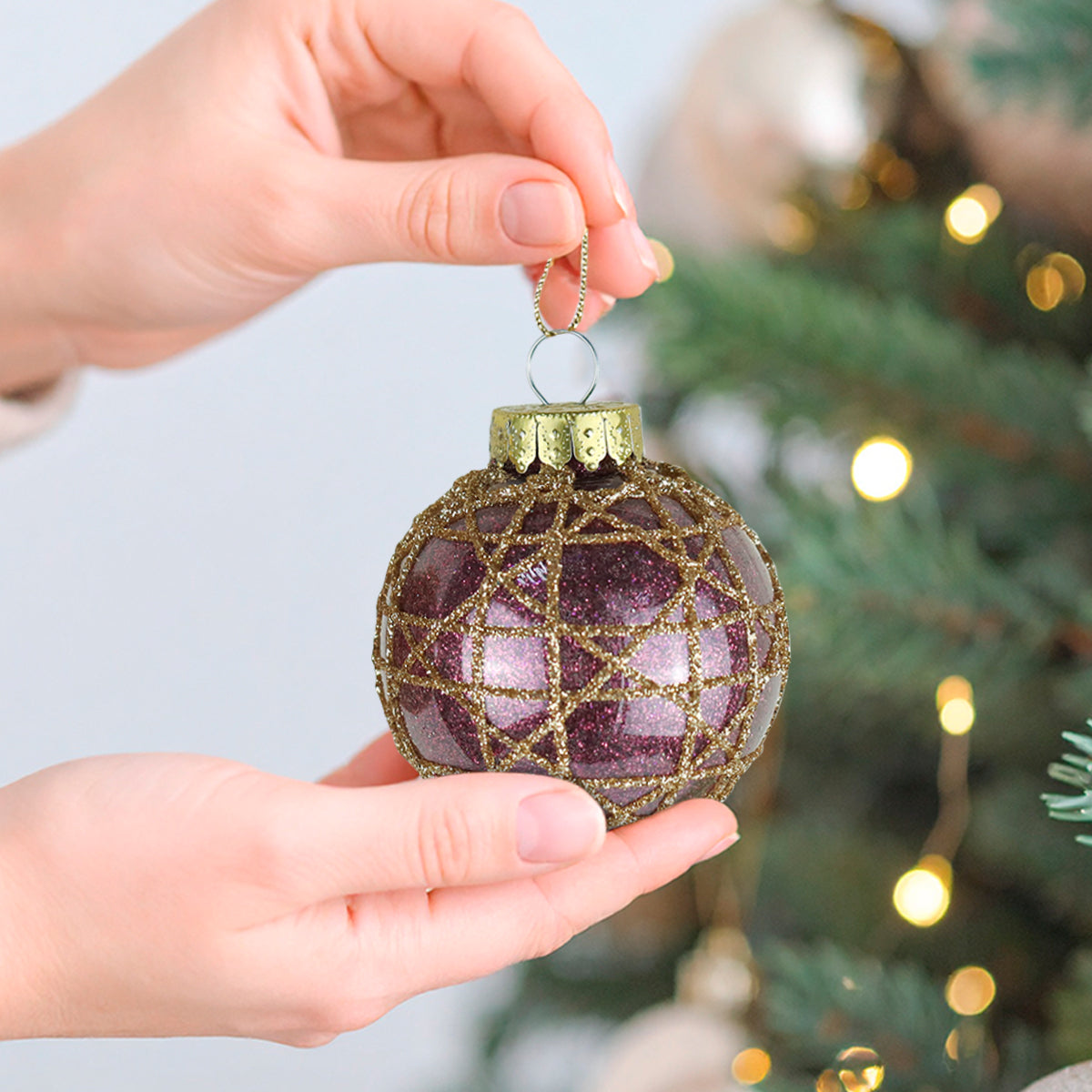 Esferas Navideñas con Diseño en Glitter, 2 pzas