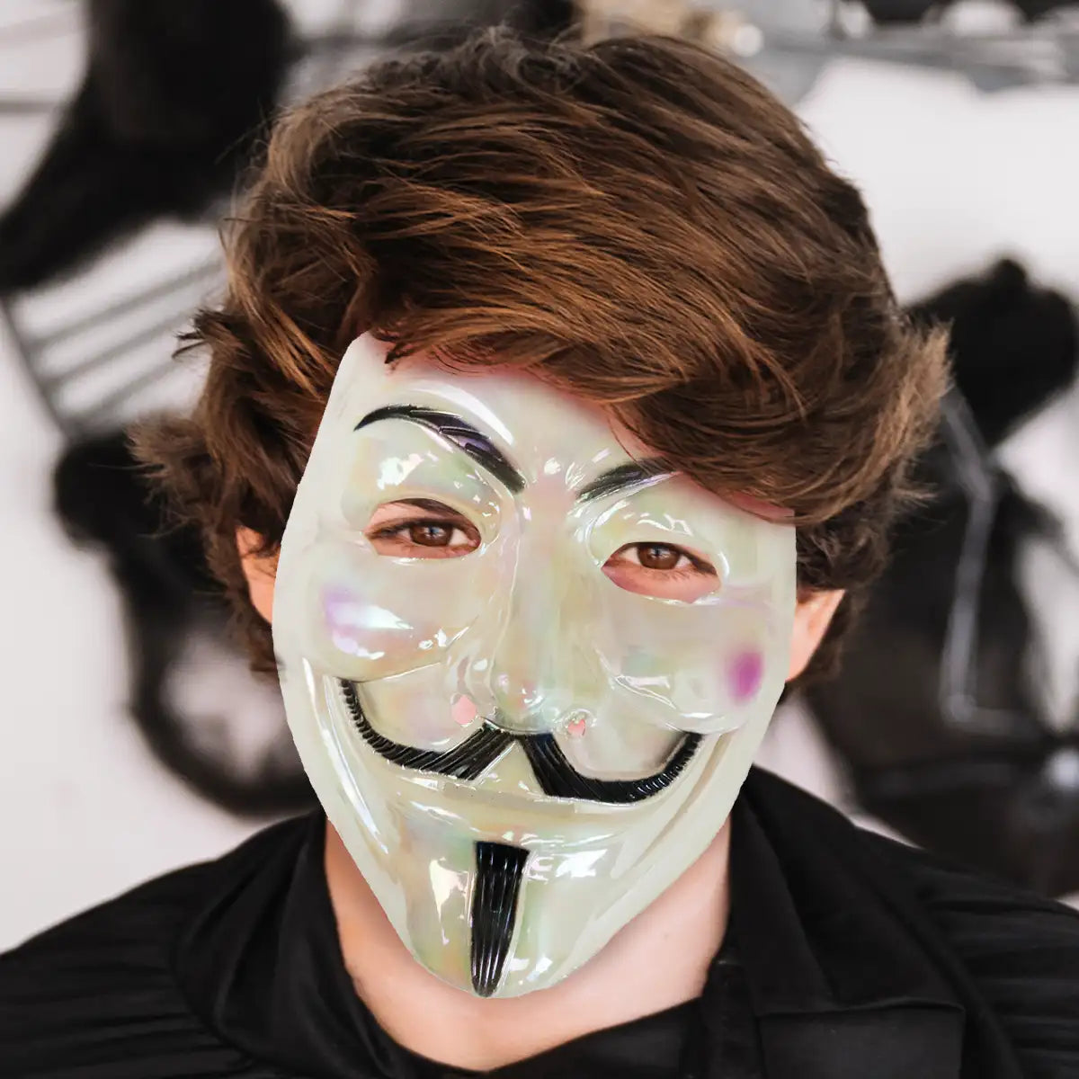 Anonymous, Máscara de Plástico