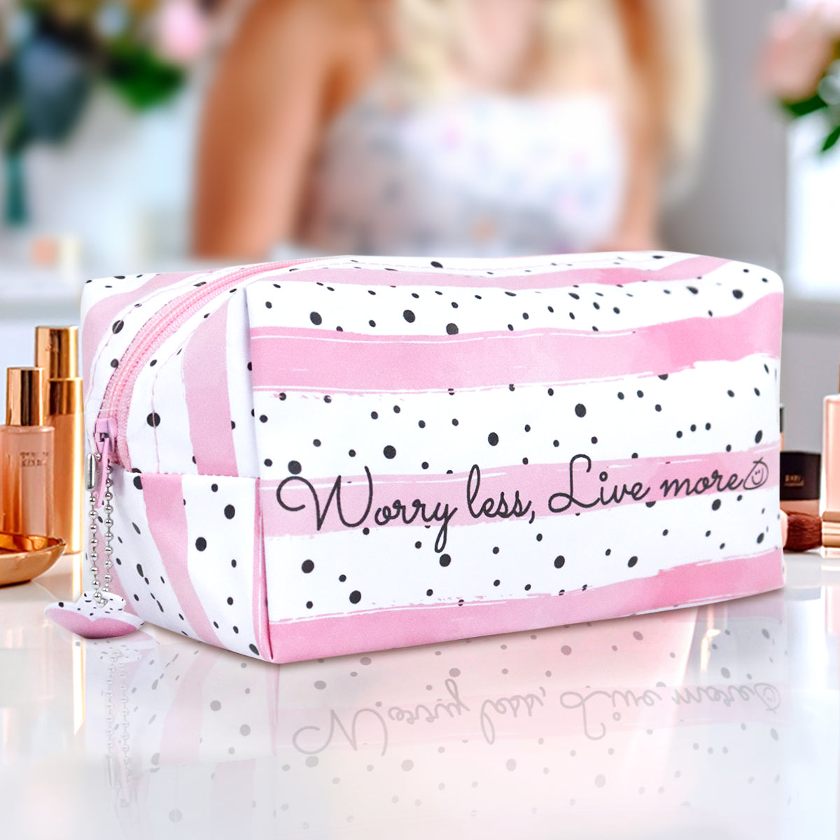 Cosmetiquera "Worry less, live more"