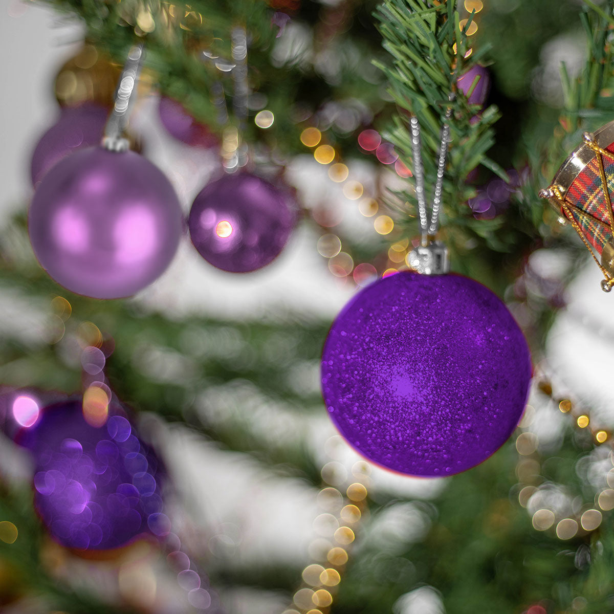 Esferas Navideñas Color Morado, 4 piezas