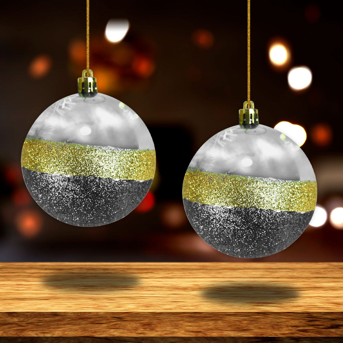 Esferas Navideñas color Dorado con Oxford, 2 piezas.