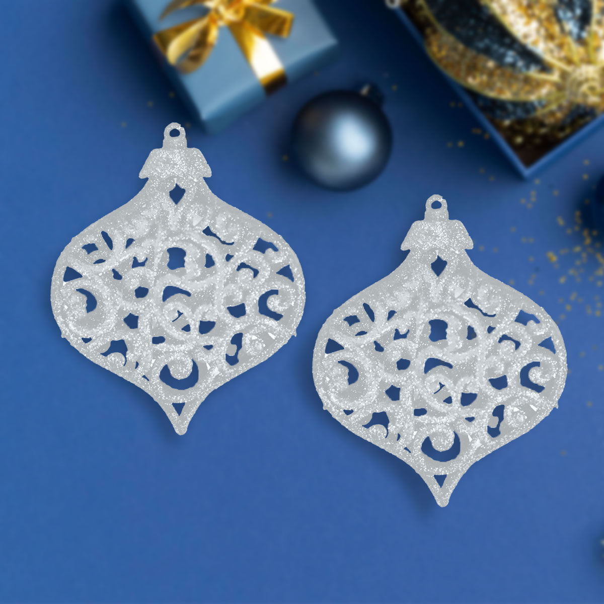 Ornamentos Navideños color Plata, 2 piezas.