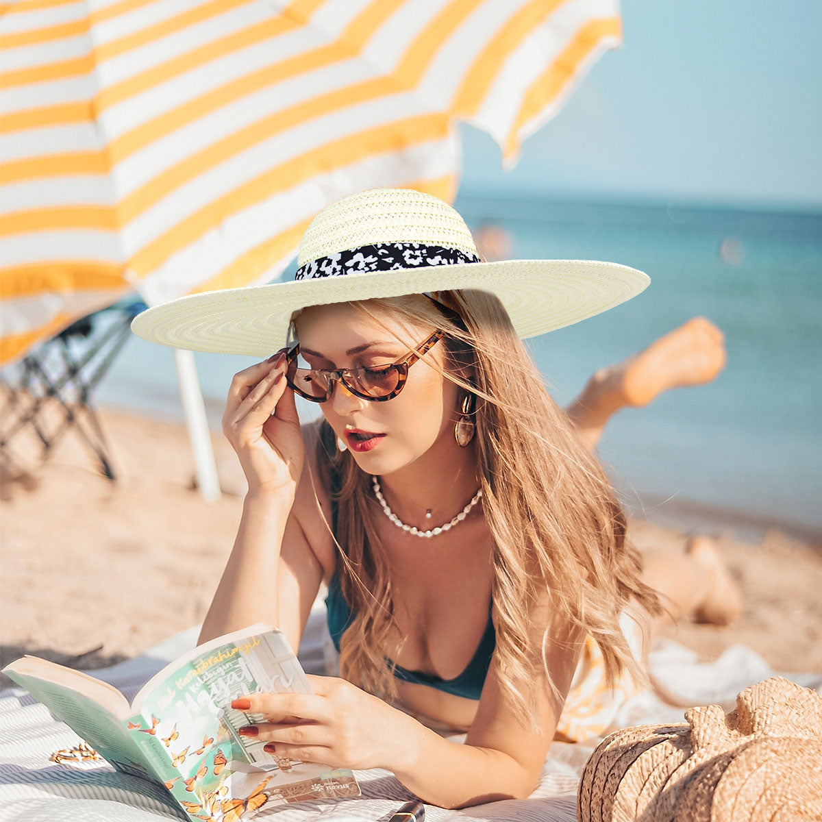 Sombrero de Paja con cinta de Flores