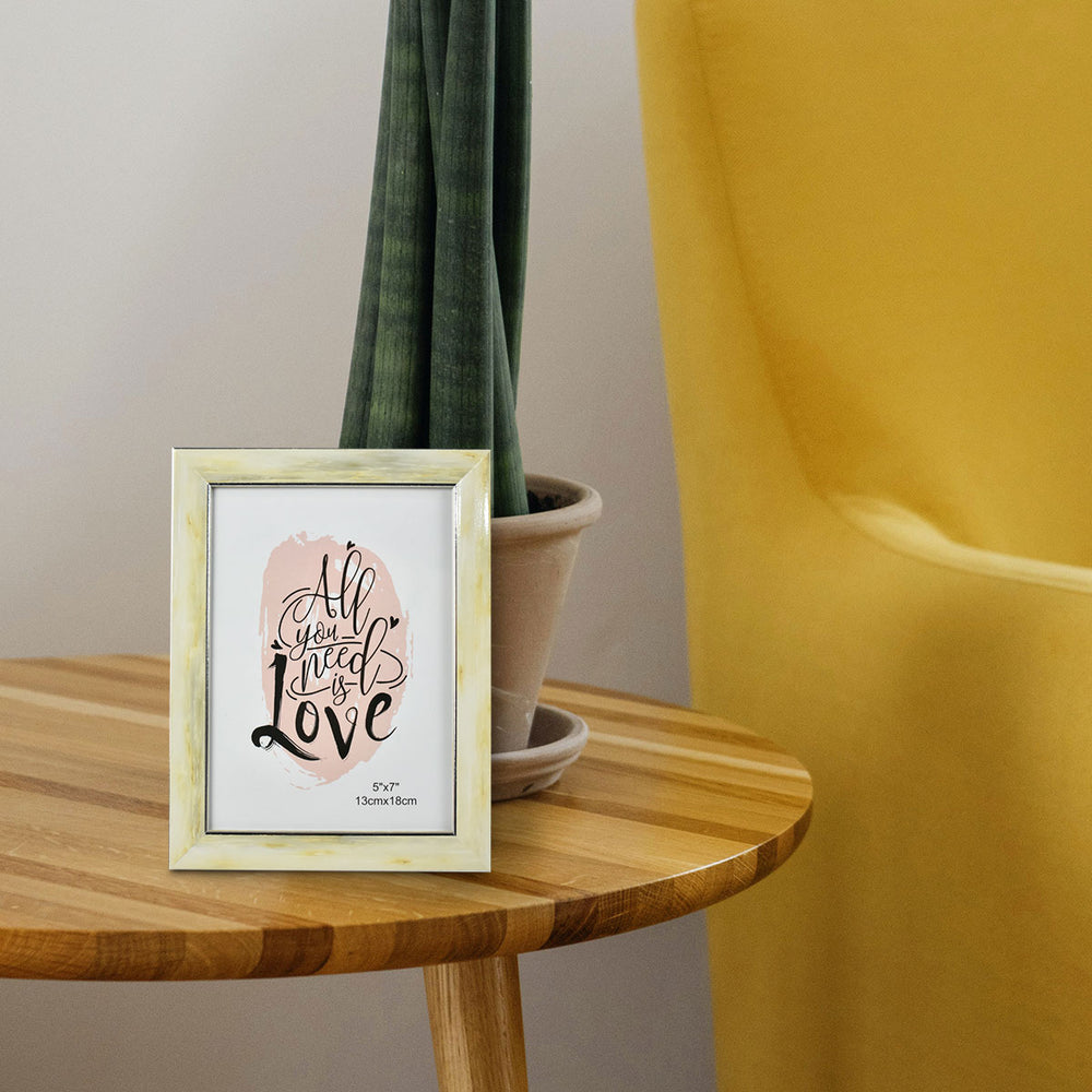 Portarretrato con acabo de mármol color Beige