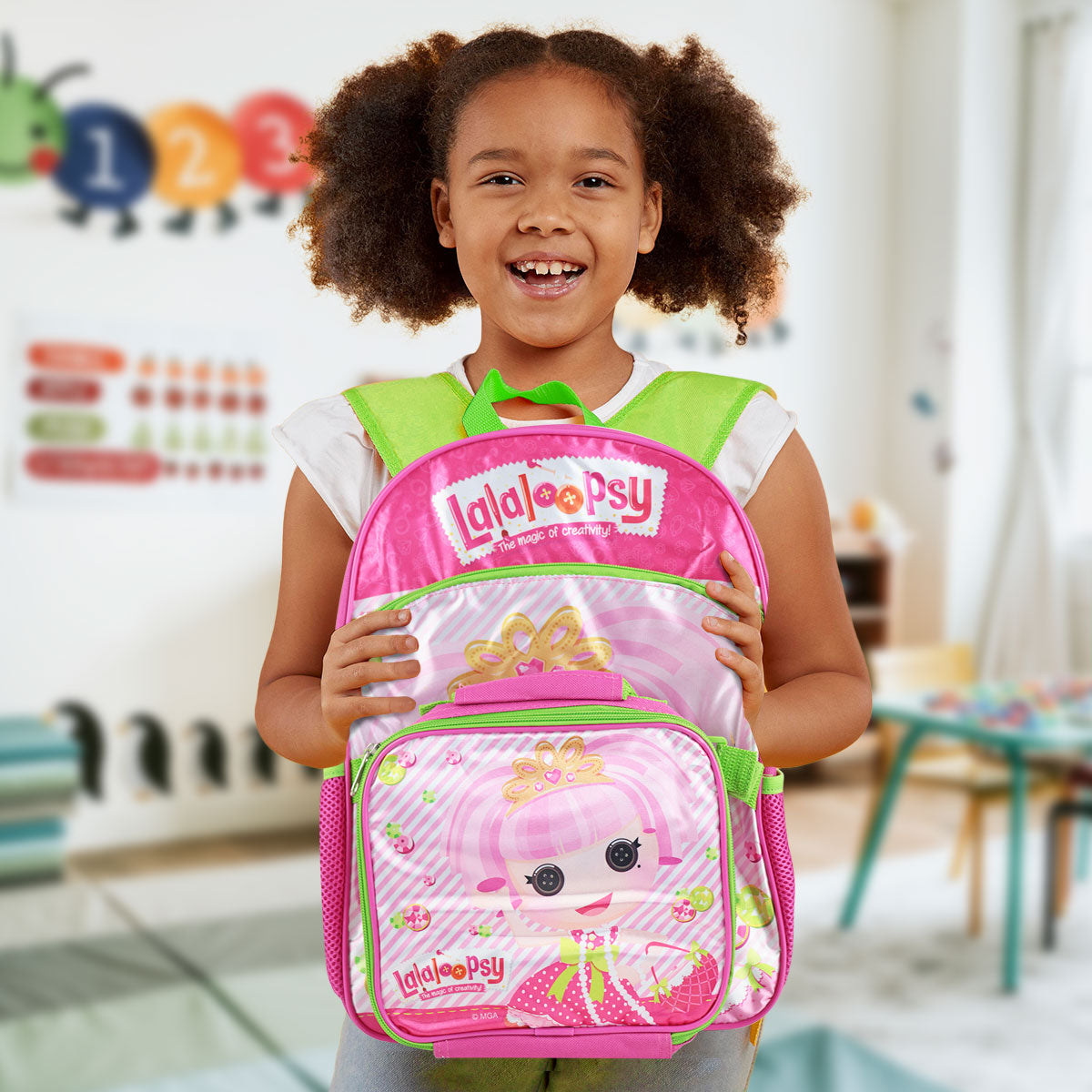Paquete Escolar con 1 Set de Clips, 4 Crayones Fluorescentes, 8 Marcadores, 1 Libreta de Unicornio, 1 Set de 3 Reglas y Set Mochila, Lapicera y Lonchera