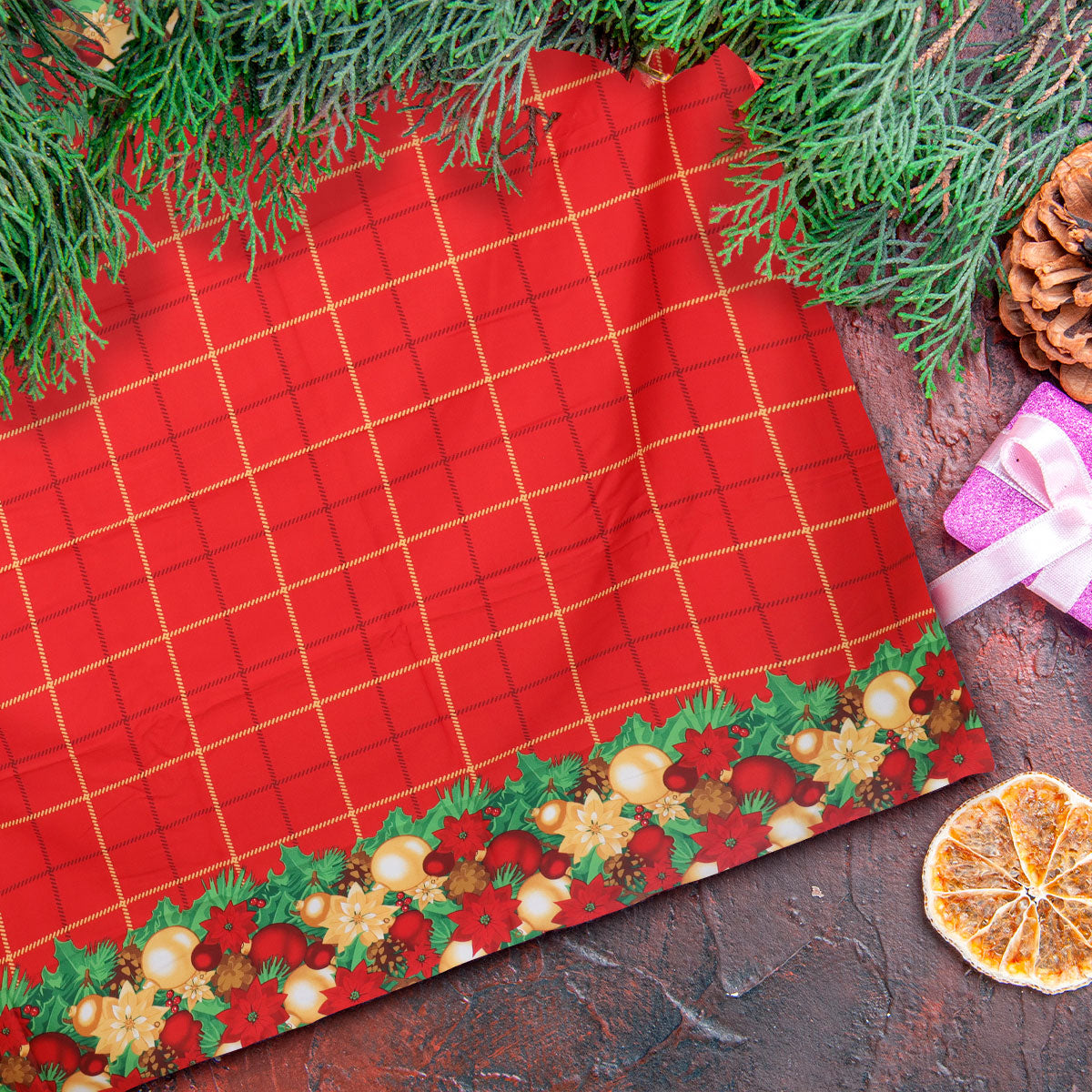 Mantel Navideño Diseño Clásico, Color Rojo, 2x1.5 m