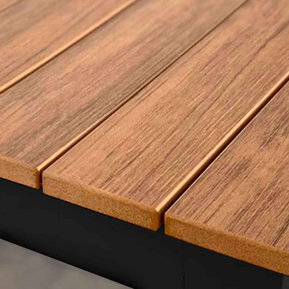 Mesa Cuadrada de Imitación de Madera