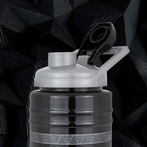 Botella de Plástico Para Agua con Diseño Black Panther color Negro 870ml.