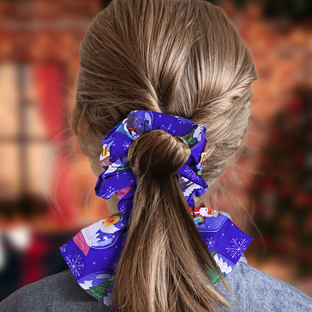 Scrunchie color Azul Rey con Diseño de Navidad