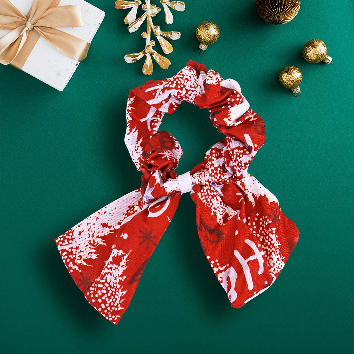 Scrunchie color Rojo con Diseño de Navidad