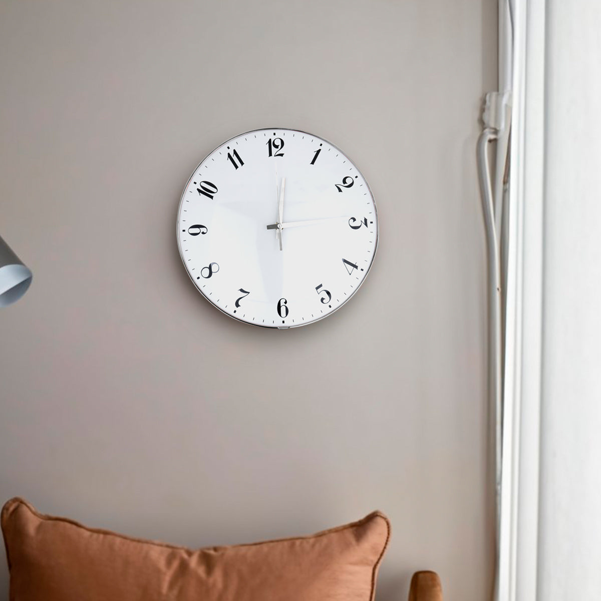 Reloj Circular de Pared, color Blanco con Plata