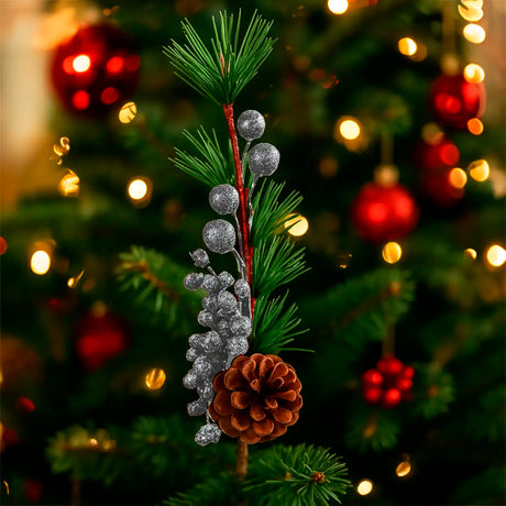 Follaje Navideño de Pino Artificial con Bayas color Plata