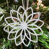 Ornamento en Forma de Flor, Color Blanco, 4 pzas