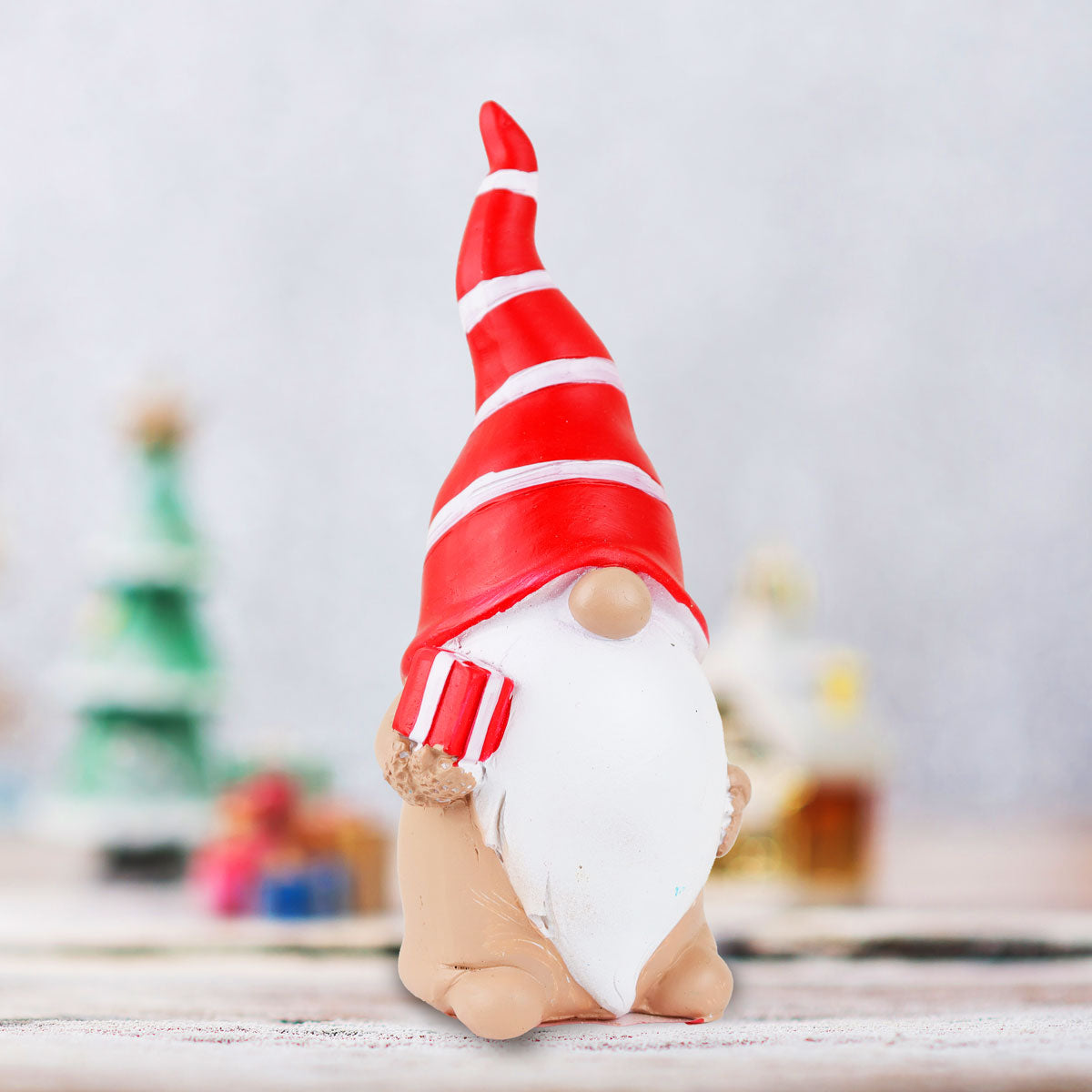 Gnomo con Regalo, Figura de Cerámica