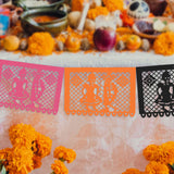 Papel Picado Festivo con Diseño de Día de Muertos