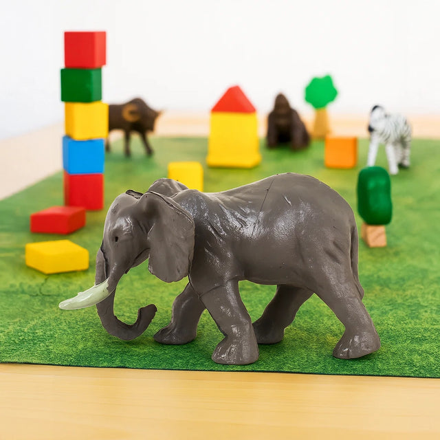 Animal de Plástico, Elefante