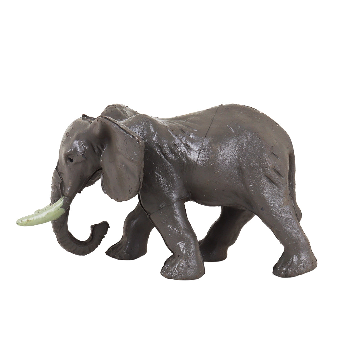 Animal de Plástico, Elefante