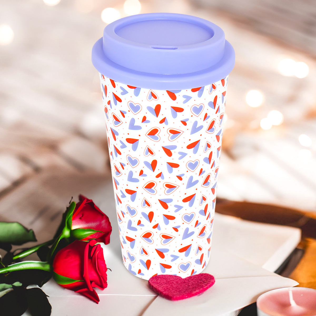 Vaso para Café con Diseño de Corazones y Tapa Morado