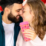 Vaso para Café con Diseño de Corazones y Tapa Rosa