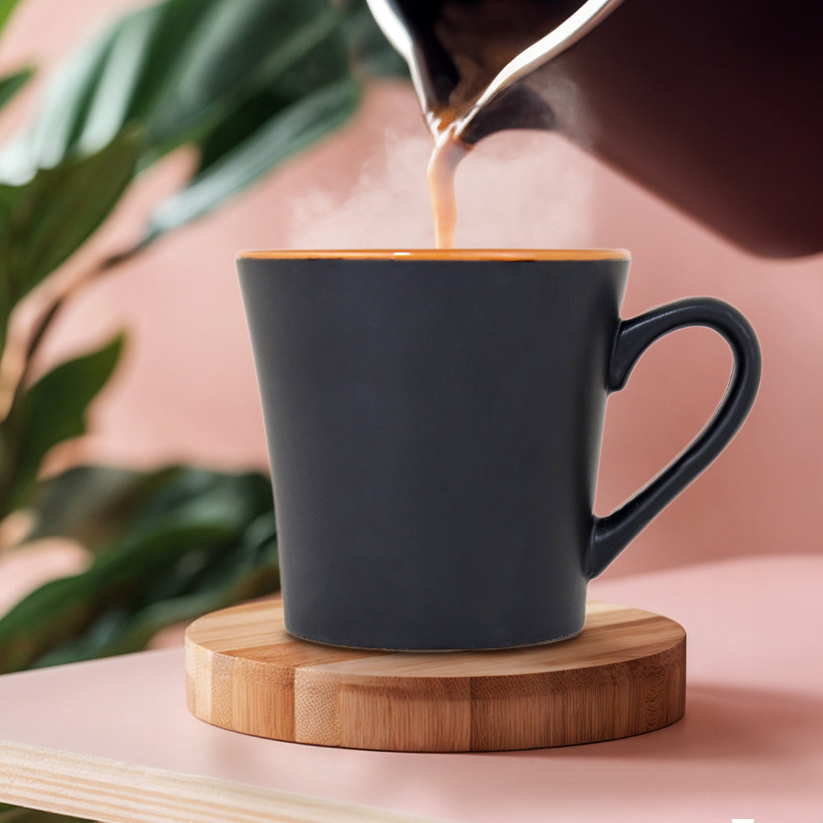 Taza de Cerámica Negra con Interior Naranja