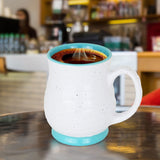 Taza de Cerámica Blanca con Interior Azul