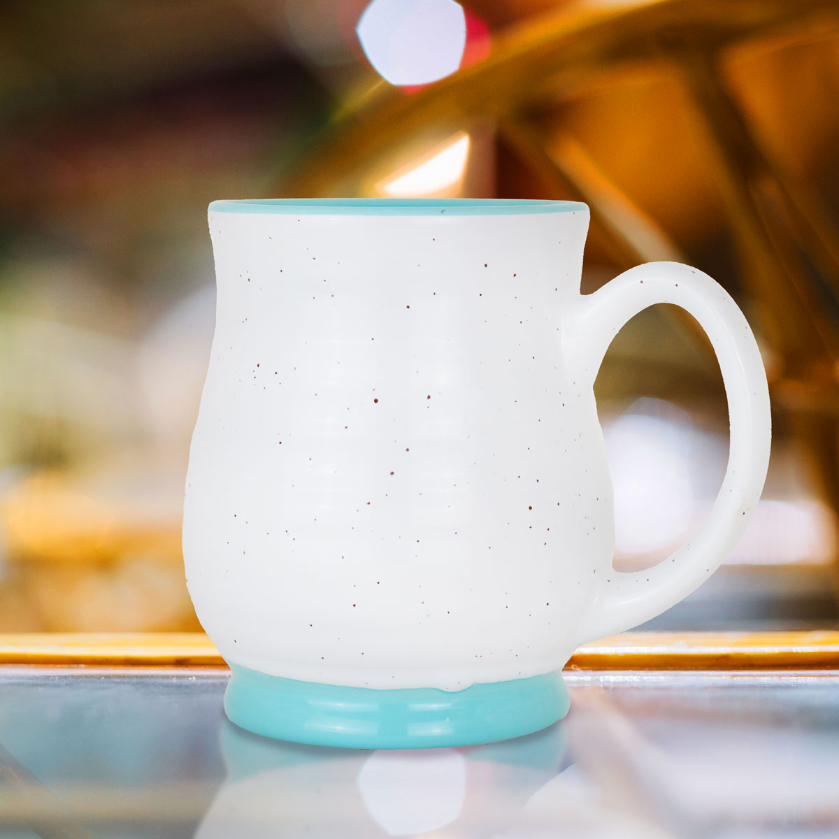 Taza de Cerámica Blanca con Interior Azul