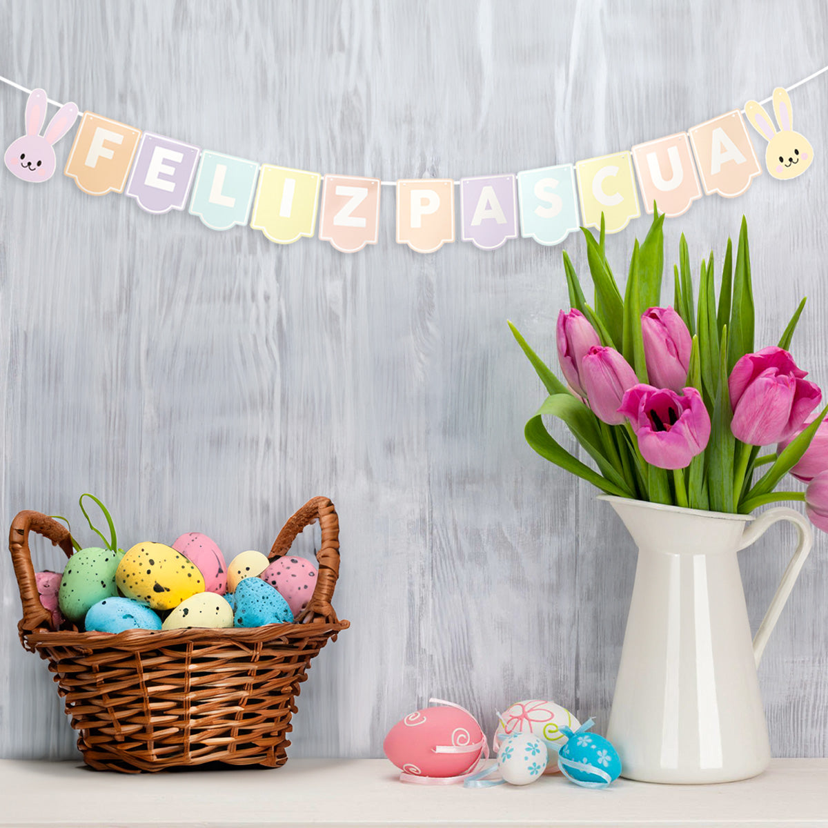 Banner Decorativo "Feliz Pascua" con Conejitos