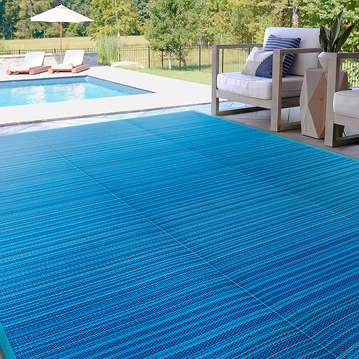 Alfombra con Rayas color Azul Brillante para Exteriores