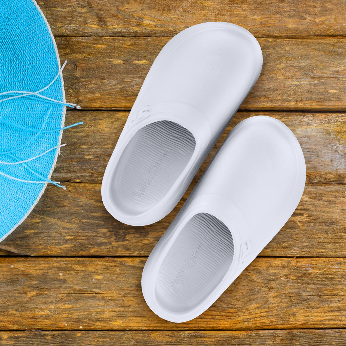 Zapatos sin Cordon, Tipo Crocs, Color Blanco