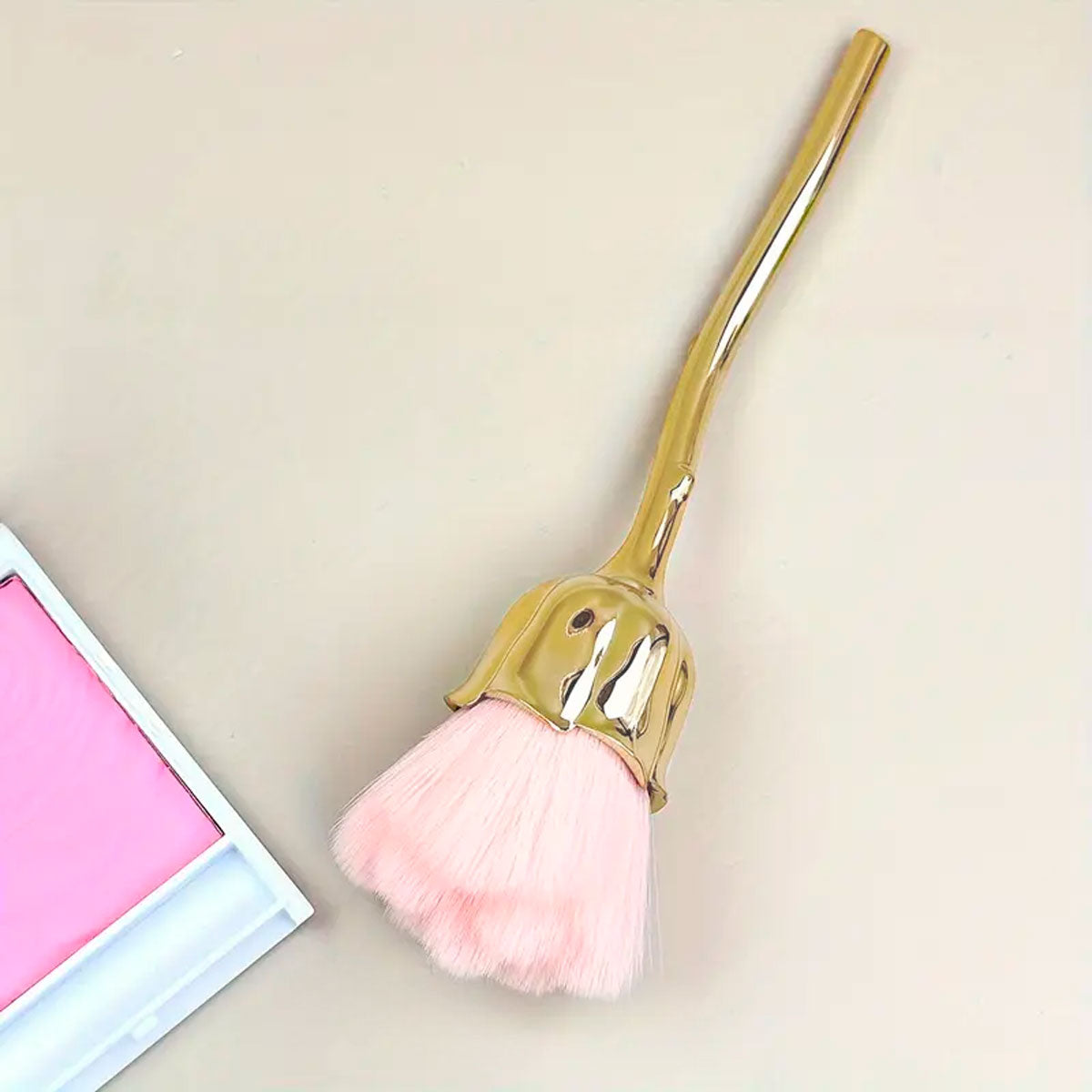 Brocha de Maquillaje en Forma de Rosa, Color Blanco