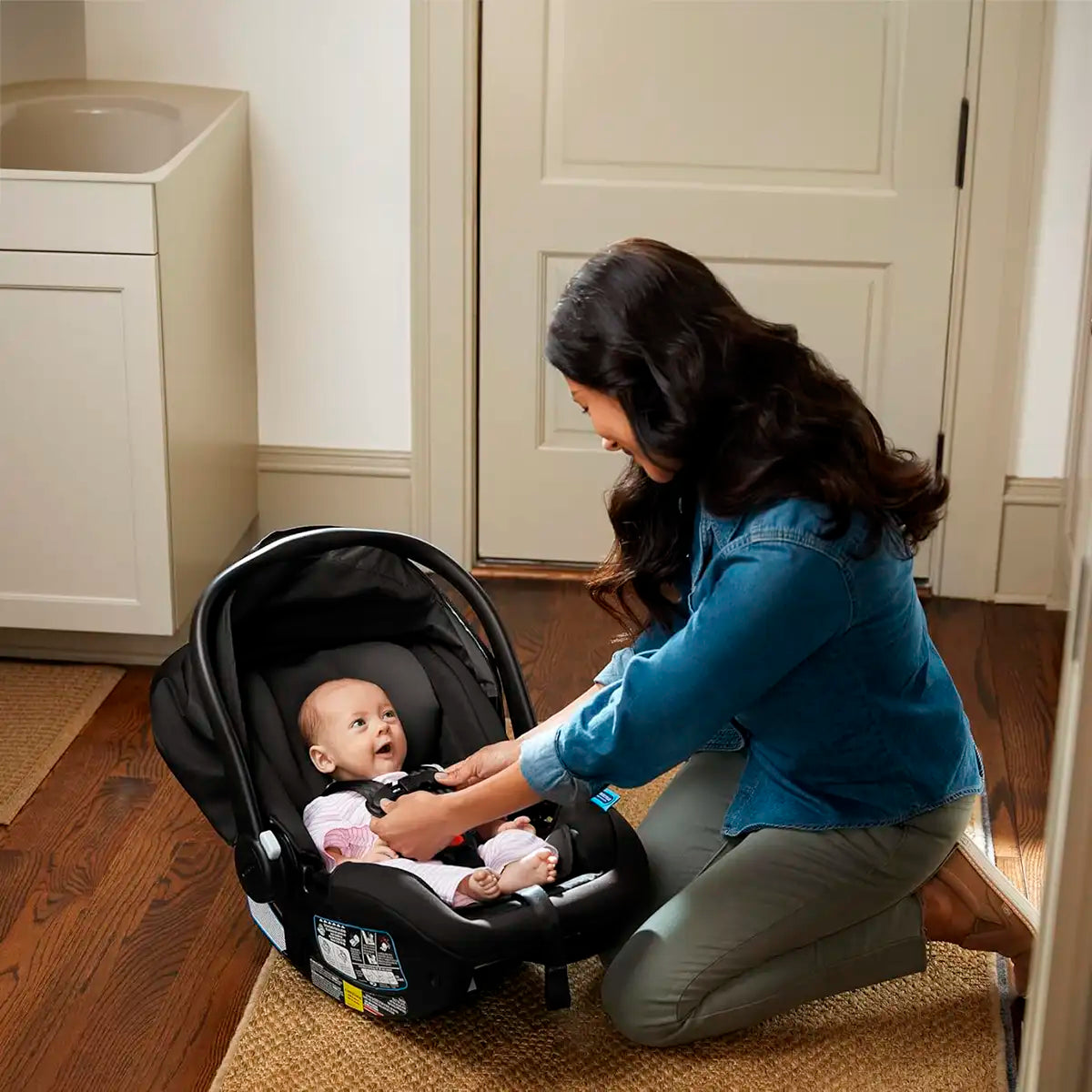 Asiento de Coche para Bebé con Barra Antirrebote, Graco