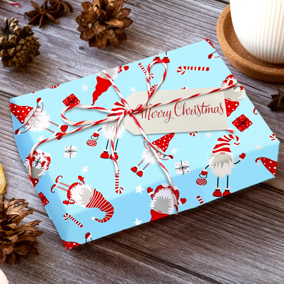 Papel para Envolver Regalos Navideño, Gnomo, Color Azul